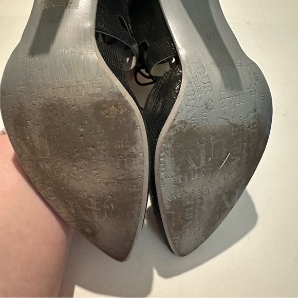 Un Tour en Ville Elegant Black Leather Women's Heels Tissage Satine 39 / 8.5 US - Picture 11 of 12